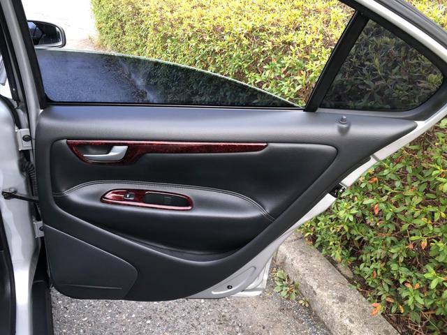 中古車 ボルボ S60 2 4 サンルーフ 黒革シート シートヒータ の中古車詳細 35 000km シルバー 兵庫県 29万円 中古車 情報 中古車検索なら 車選びドットコム 車選び Com 中古車 ボルボ S60 2 4 サンルーフ 黒革シート シートヒータ の中古車詳細 35 000km シルバー 兵庫県 29万円 中古車 情報 中古車検索なら 車選びドットコム 車選び Com