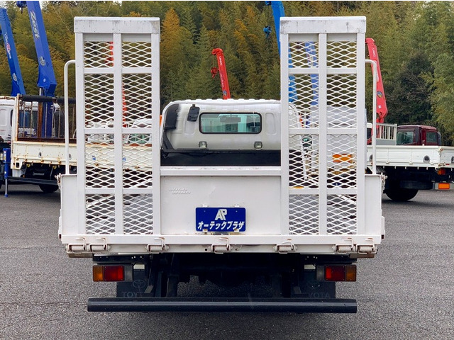 トヨタ ハイエース、トヨエース 純正スロットルボディ 新品、未