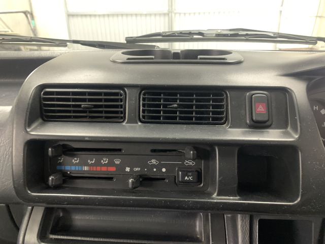 中古車 ダイハツ ハイゼットトラック エアコン パワステ スペシャル 4wd 4wd キッチンカー シェル新品 の中古車詳細 67 160km ホワイト 北海道 90万円 中古車情報 中古車検索なら 車選びドットコム 車選び Com