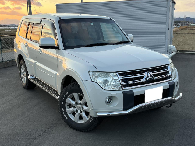 中古車 三菱 パジェロ 3 2 ロング Gr ディーゼル 4wd ハーフレザーシート Hid 7人乗り の中古車詳細 190 000km パールホワイト 兵庫県 158 5万円 中古車情報 中古車検索なら 車選びドットコム 車選び Com