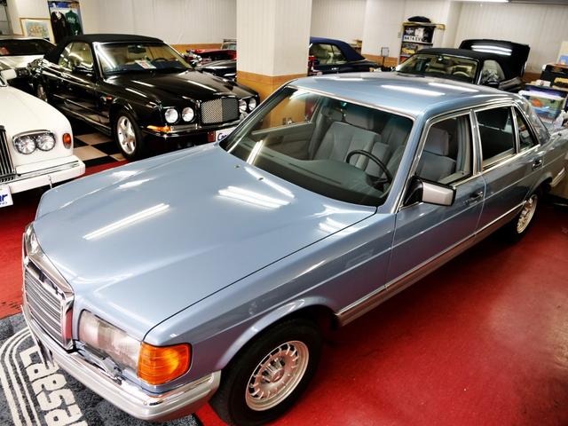 中古車 メルセデス・ベンツ Sクラス 500SE 500SEL ディーラー車 左ハンドル フロア4速AT の中古車詳細 (26,000km,  ダイヤモンドブルーメタリック, 東京都, 価格応談) | 中古車情報・中古車検索なら【車選びドットコム（車選び.com）】