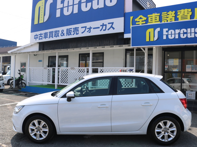 中古車 アウディ A1スポーツバック 1 4 Tfsi 1年保証 人気の白 ナビ Tv Bカメラ の中古車詳細 71 090km ホワイト 福岡県 78万円 中古車情報 中古車検索なら 車選びドットコム 車選び Com