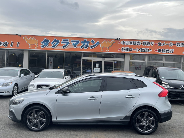 中古車 ボルボ V40クロスカントリー T5 4WD ヒーター付P革シート B