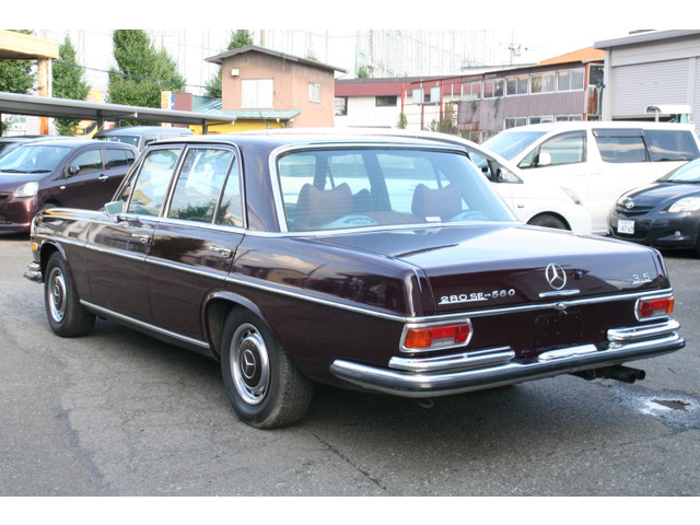 メルセデスベンツ ミディアムクラス W115 メルセデス・ベンツ ミディアムクラス 230E 5.6V8エンジン載せ