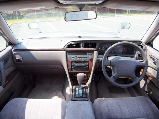 中古車 日産 セドリックセダン 3 0 クラシック Sv ワンオーナー ローダウン 新品交換 の中古車詳細 000km 銀 福岡県 129 8万円 中古車情報 中古車検索なら 車選びドットコム 車選び Com