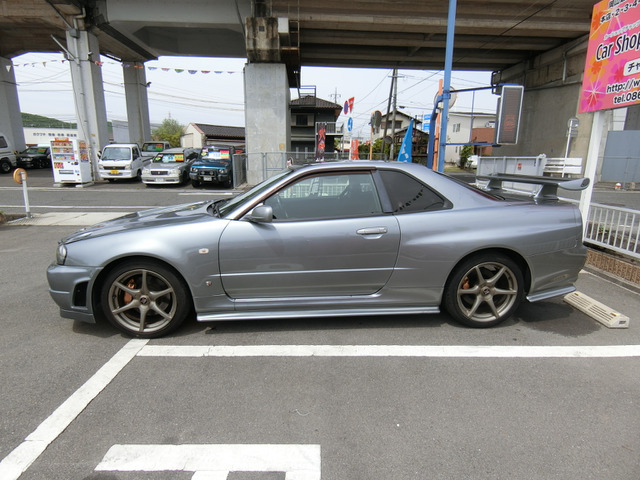 中古車 日産 スカイラインGT-R 2.6 4WD 6MTターボ Fニスモバンパー