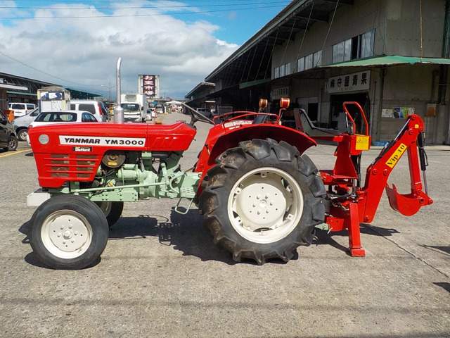 中古車 その他 ヤンマー ホイールトラクター 岡山発 ユンボ仕様 Ym3000トラクタ の中古車詳細 レッド 岡山県 67万円 中古車情報 中古車検索なら 車選びドットコム 車選び Com