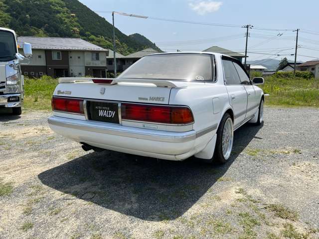 中古車 トヨタ マークII 2.0 グランデ ツインカム24 17インチBBS