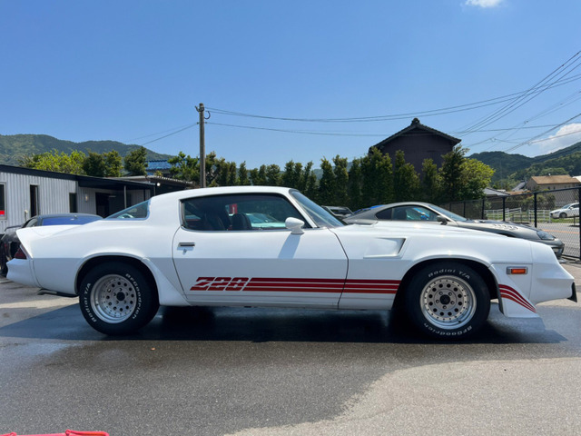 中古車 シボレー カマロ Z28 の中古車詳細 27 260km ホワイト 福岡県 530万円 中古車情報 中古車検索なら 車 選びドットコム 車選び Com