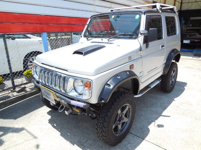 ジムニー ランドベンチャー 4WD カスタム リフトアップ 前後バンパー