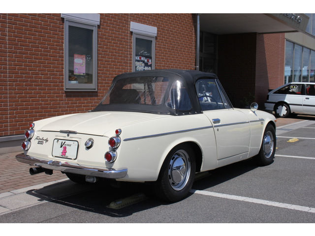 昭和の名車 11】ダットサン フェアレディ2000（昭和42年：1967年