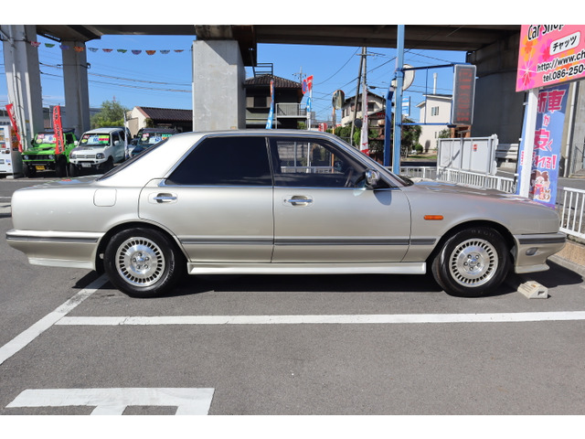 中古車 日産 シーマ 3.0 タイプII リミテッド 後期モデル ターボ 外