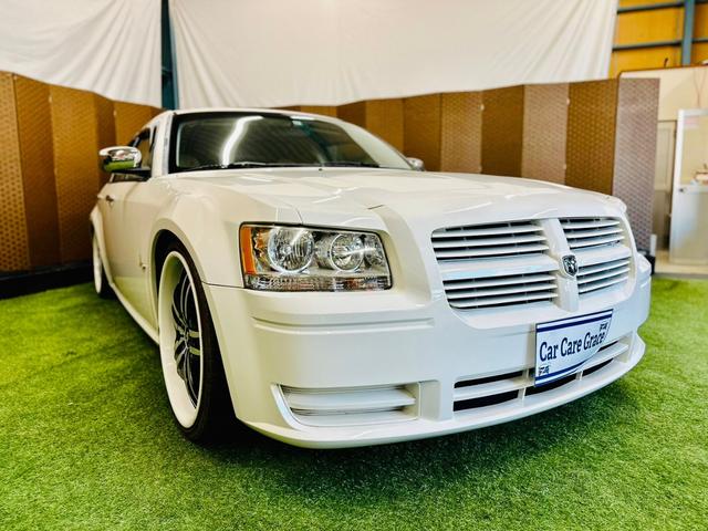 中古車 ダッジ マグナム Se 2 7 V6 ナビ Etc 社外アルミホイール の中古車詳細 75 000km ホワイト 愛知県 70万円 中古車情報 中古車検索なら 車選びドットコム 車選び Com