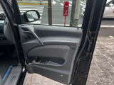 在庫車輌は店頭以外にも離れた場所にて保管している場合もございます。また整備工場や板金工場にある場合もございます。ご来店の際には一度お電話にてお問い合わせください。