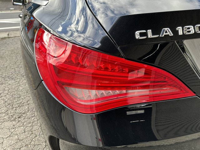 中古車 メルセデス・ベンツ CLAシューティングブレーク CLA180