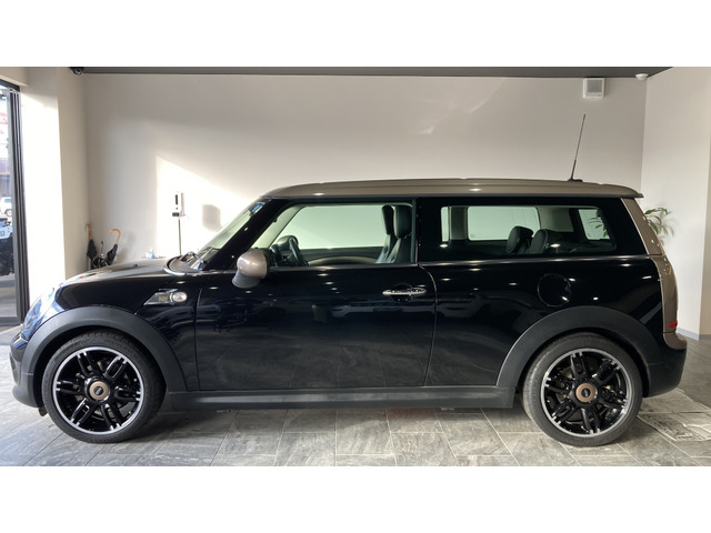 中古車 BMW MINI ミニクラブマン クーパー ボンドストリート新品