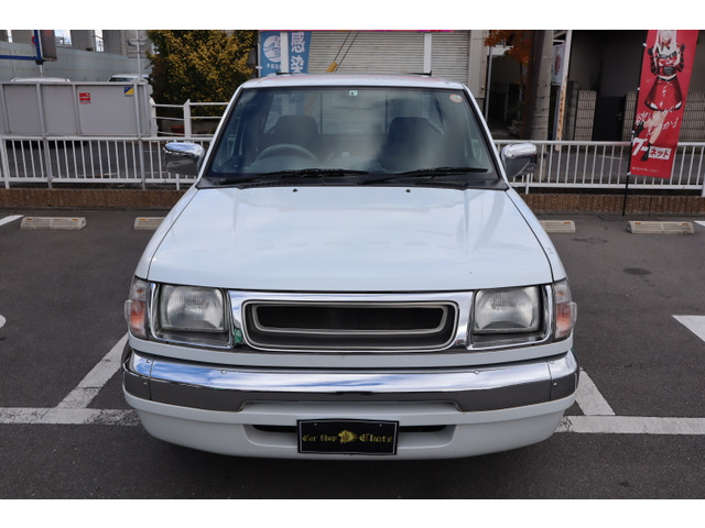 中古車 日産 ダットサンピックアップ 2.4 AX キングキャブ 外グリル 外