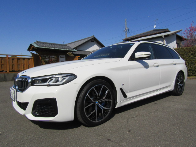 中古車 BMW 530iツーリング 530i Mスポーツ 並外れた機能性とドライブ