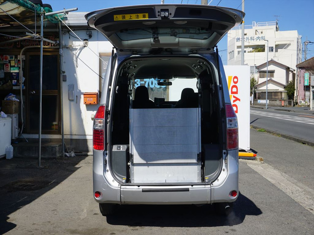 トヨタ ノア 福祉車両電動スロープ車いす2脚 の中古車詳細 (68,483km