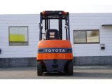 トヨタL&F 電動フォークリフト 9750