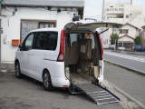 セレナ  チェアキャブ電動スローパー車いす1基