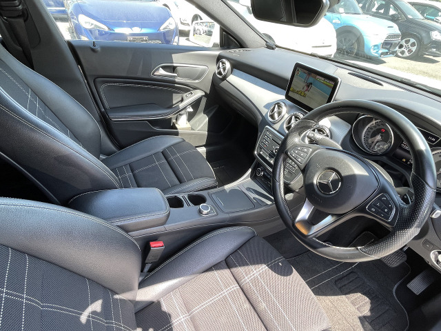 中古車 メルセデス・ベンツ CLA180 CLA180 シートヒーター Bカメラ ETC