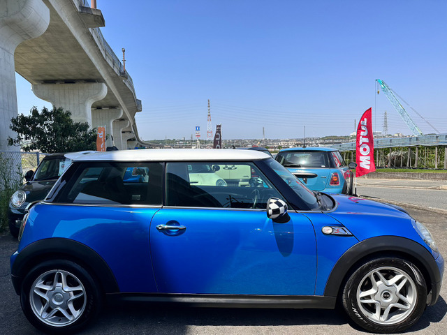 中古車 BMW MINI ミニ クーパー S 車検整備付き 修復歴無し 正規ディーラー の中古車詳細 (79,541km, ブルーツートン, 大阪府,  58万円) | 中古車情報・中古車検索なら【車選びドットコム（車選び.com）】