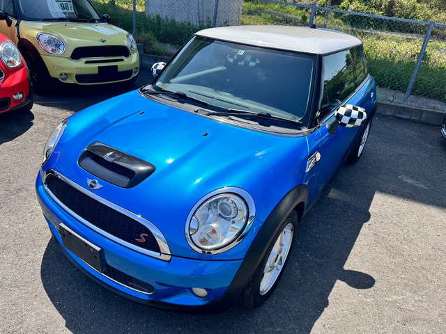 中古車 BMW MINI ミニ クーパー S 車検整備付き 修復歴無し 正規ディーラー の中古車詳細 (79,541km, ブルーツートン, 大阪府,  58万円) | 中古車情報・中古車検索なら【車選びドットコム（車選び.com）】