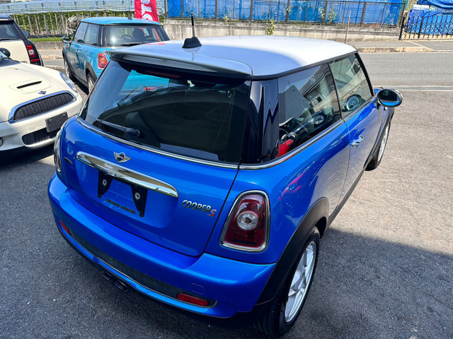 中古車 BMW MINI ミニ クーパー S 車検整備付き 修復歴無し 正規ディーラー の中古車詳細 (79,541km, ブルーツートン, 大阪府,  58万円) | 中古車情報・中古車検索なら【車選びドットコム（車選び.com）】