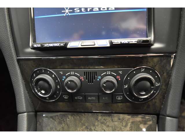 ベンツ W203 カーナビ　2