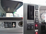 AC PS PW SRS ABS キーレス 左右電格ミラー/ヒーター AM/FM ターボ 排気ブレーキ 坂道発進補助装置 アイドリングストップ フォグランプ トラクションコントロール 室内蛍光灯