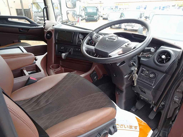 中古車 日野 プロフィア アルミウイング 14.1t 4軸 Rエアサス の中古車詳細 (341,547km, グレー, 新潟県, 1,309万円) |  中古車情報・中古車検索なら【車選びドットコム（車選び.com）】