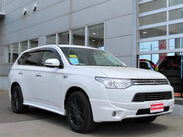 中古車 三菱 アウトランダーPHEV 2.0 G ナビパッケージ 4WD 衝突軽減