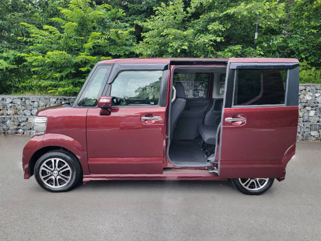 中古車 ホンダ N-BOXカスタム G SSパッケージ 両側電動スライドドア、B