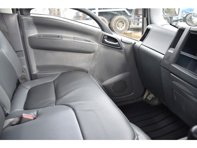 在庫要確認 会社宛 送料無料 グッドイヤー UG FLEX STEEL 195 70R17.5 112 110 LT 冬 6本価格 小型トラック  エルフ NO,GY047-6 通販