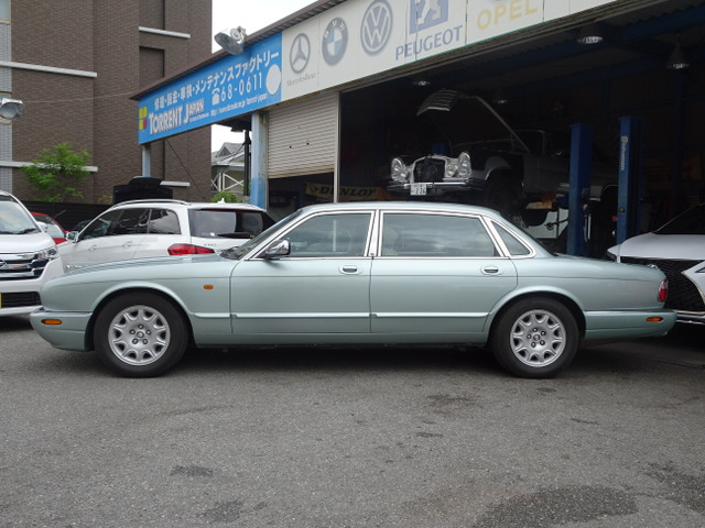 中古車 ジャガー XJ ソブリン 4.0 V8 ロングボディ ダイムラー内装 の 