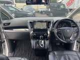 アルファード 2.5 S ウォークスルー CVT アルミホイール