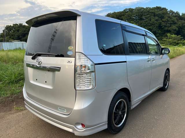 中古車 トヨタ ノア 2.0 X Lセレクション 両側PSドア 純正ナビ TV P