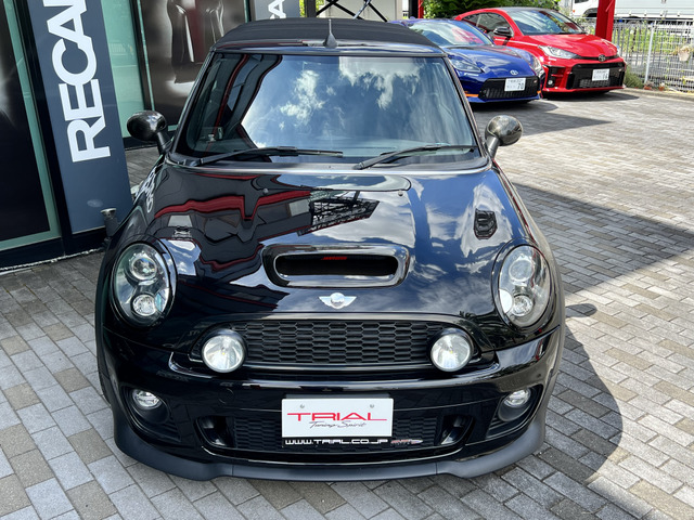 中古車 BMW MINI ミニコンバーチブル ジョン・クーパー・ワークス アラゴスタ車高調・ヨコハマアルミホイール の中古車詳細 (46,893km,  ブラック, 大阪府, 236万円) | 中古車情報・中古車検索なら【車選びドットコム（車選び.com）】