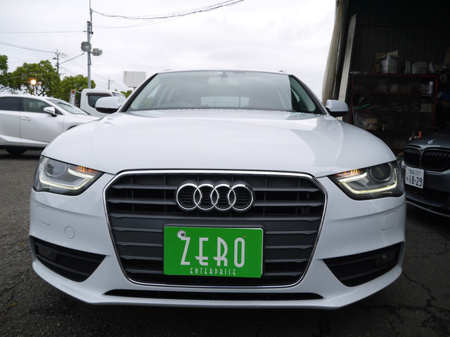 アウディ A4アバント 2.0 TFSI 後期RS4グリル新品プッシュ