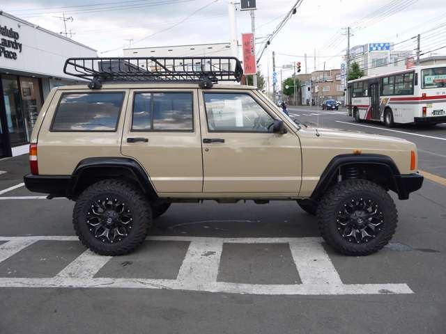 中古車 クライスラージープ チェロキー リミテッド 4WD リフトUP ナビ