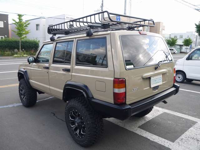 中古車 クライスラージープ チェロキー リミテッド 4WD リフトUP ナビ