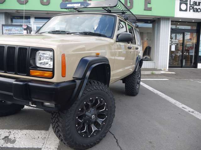 中古車 クライスラージープ チェロキー リミテッド 4WD リフトUP ナビ