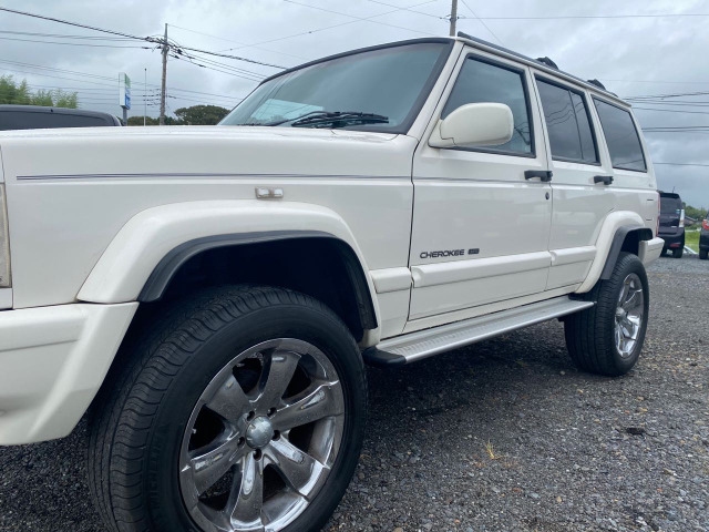 中古車 クライスラージープ チェロキー リミテッド 4WD ☆最上級