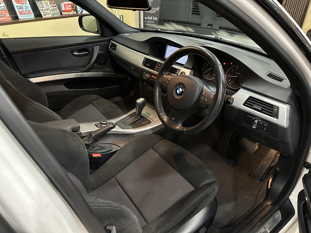 中古車 BMW 320iツーリング 320i Mスポーツ パッケージ の中古車詳細 (42,000km, アルピンホワイト, 神奈川県,  49.9万円)