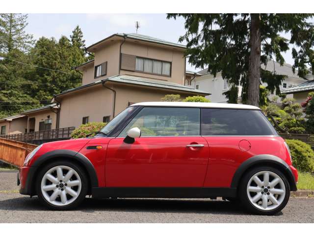 中古車 BMW MINI ミニ 5MT クラッチ新品 車検令和7年10月 の中古車詳細 (105,000km, 赤白II, 神奈川県, 44.8万円)  | 中古車情報・中古車検索なら【車選びドットコム（車選び.com）】