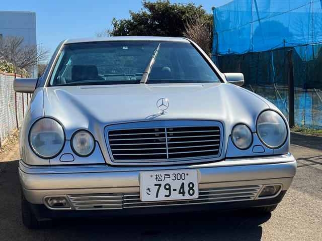 中古車 メルセデス・ベンツ E320 E320 アバンギャルド 発行距離 18,100