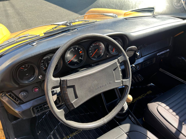 ポルシェ 911 ディーラー車 の中古車詳細 (87,360km, イエロー, 静岡県