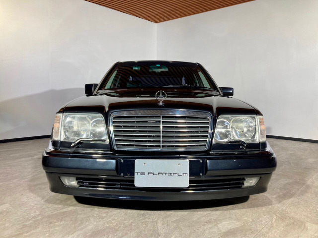 中古車 メルセデス・ベンツ E500 E500 リミテッド 世界限定500台 AMG ... 【希少】W124 ベンツ E500 純正リアマフラー