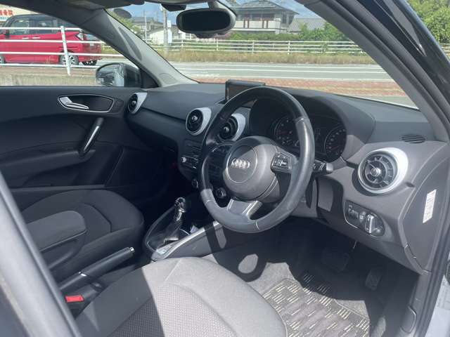 中古車 アウディ A1スポーツバック 1.4 TFSI Sラインパッケージ 1